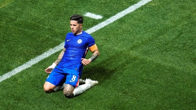 El motor argentino de los Blues: Enzo Fernández lidera al Chelsea en busca del título